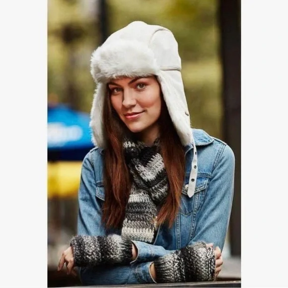 Unisex NWT Screamer Trapper Aviator Hat White Fur Winter Warm Leather Ski Snow - Picture 10 of 10